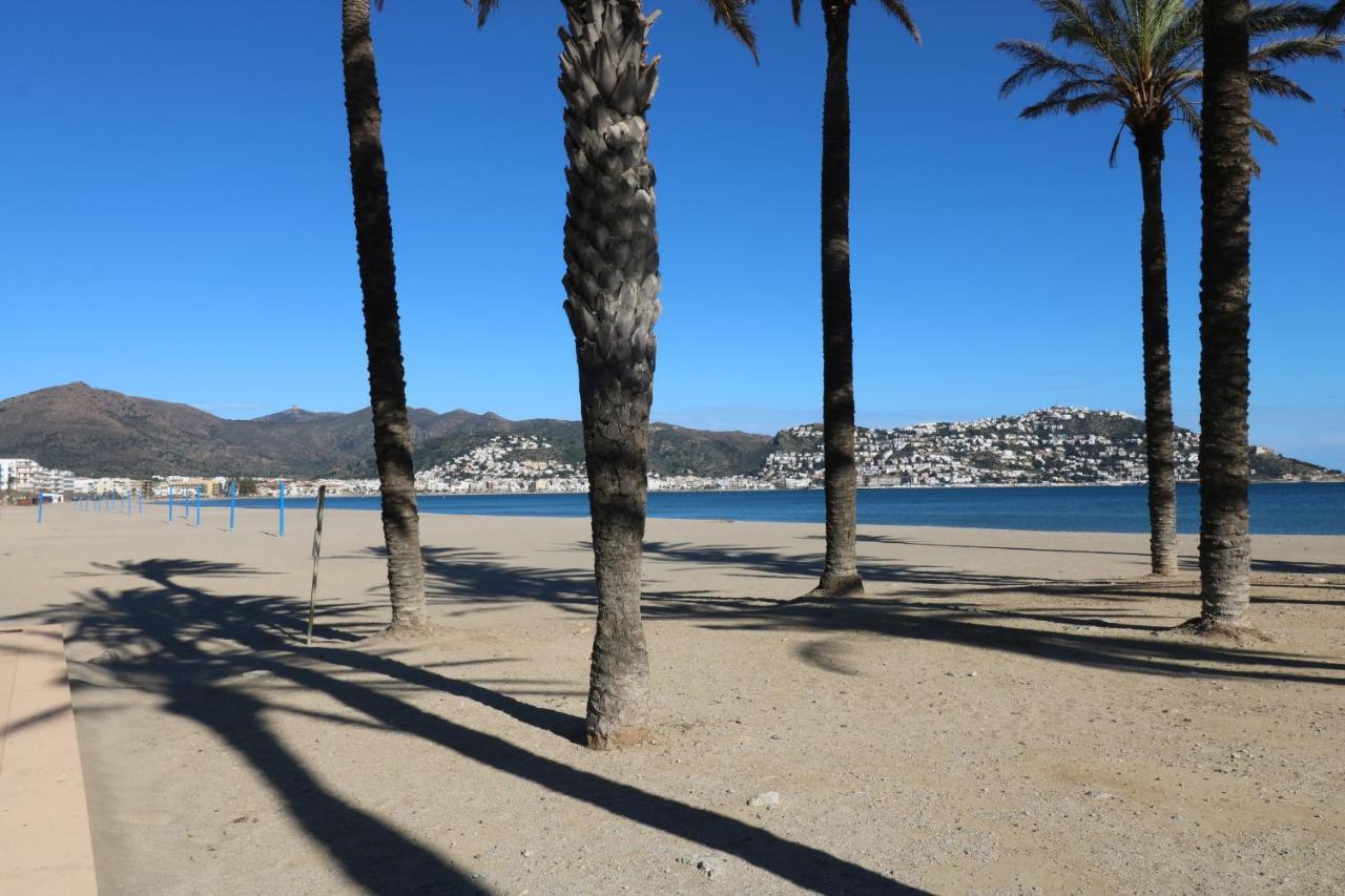 Апартаменты Castell Joncar,30 M De La Playa, 1Era Linea De Mar, Vista Al Mar Росас Экстерьер фото